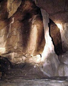A «living room» in caves of Lombrives, where once the Cathars hid